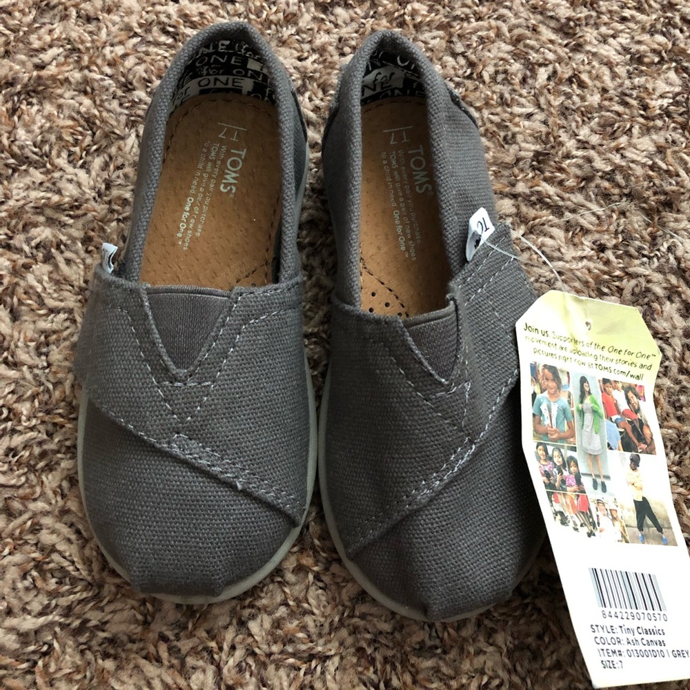 Brand New Kids Toms